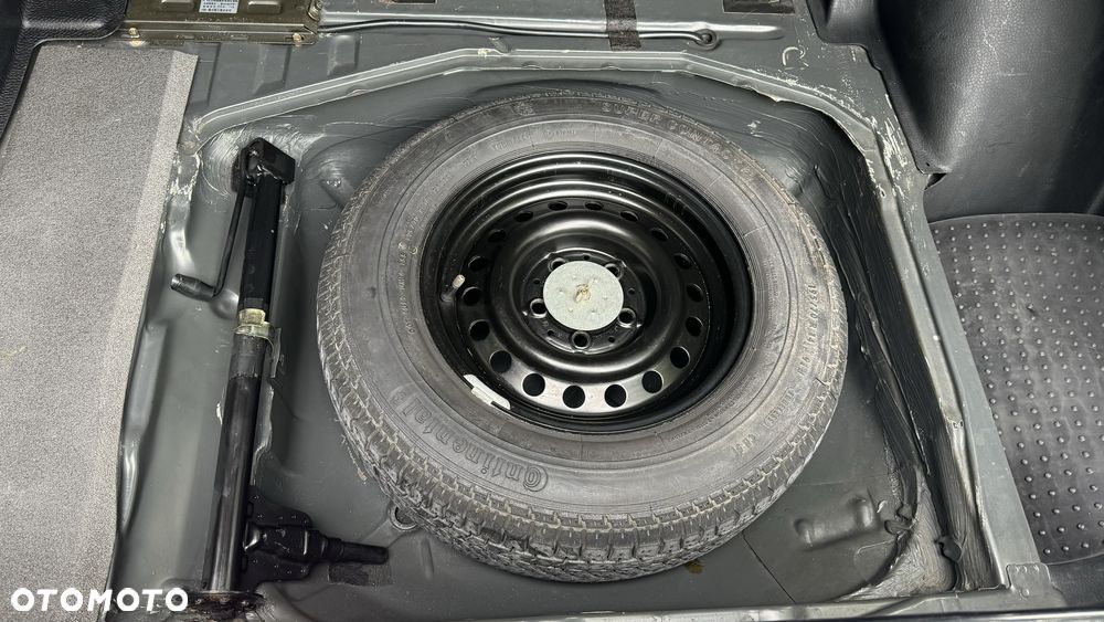 Mercedes-Benz W123 - 40