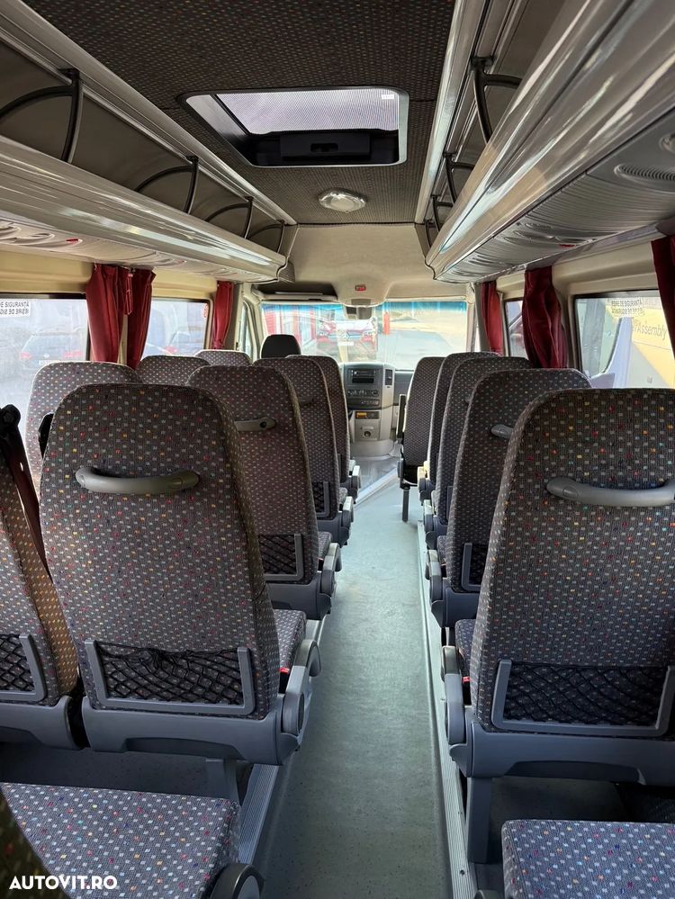 Mercedes-Benz Sprinter - 9