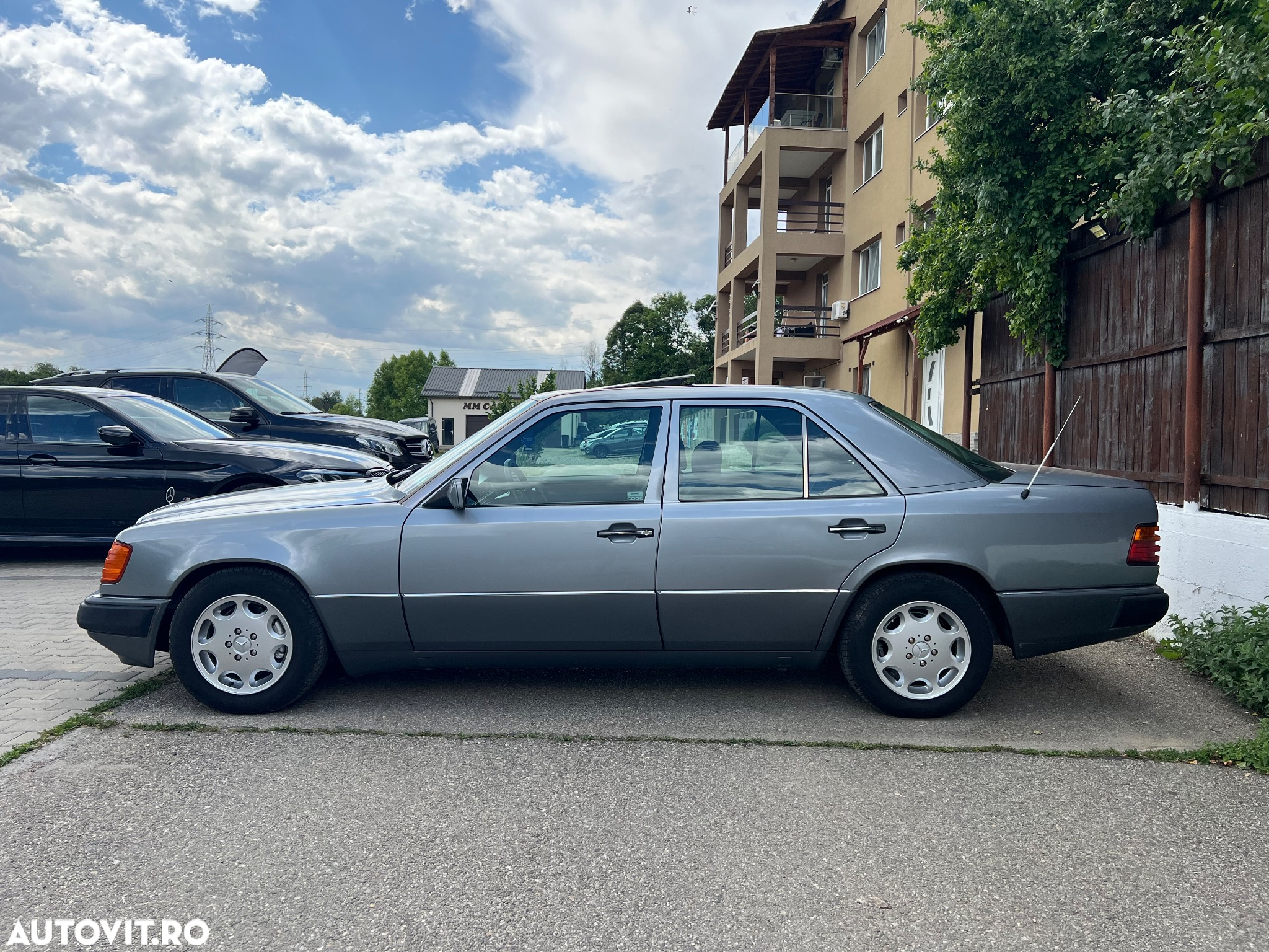 Mercedes-Benz W124 - 21