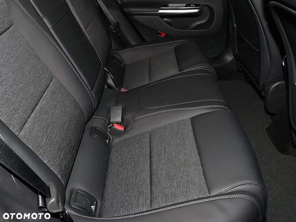 Mercedes-Benz CLA 200 mHEV 8G-DCT - 12