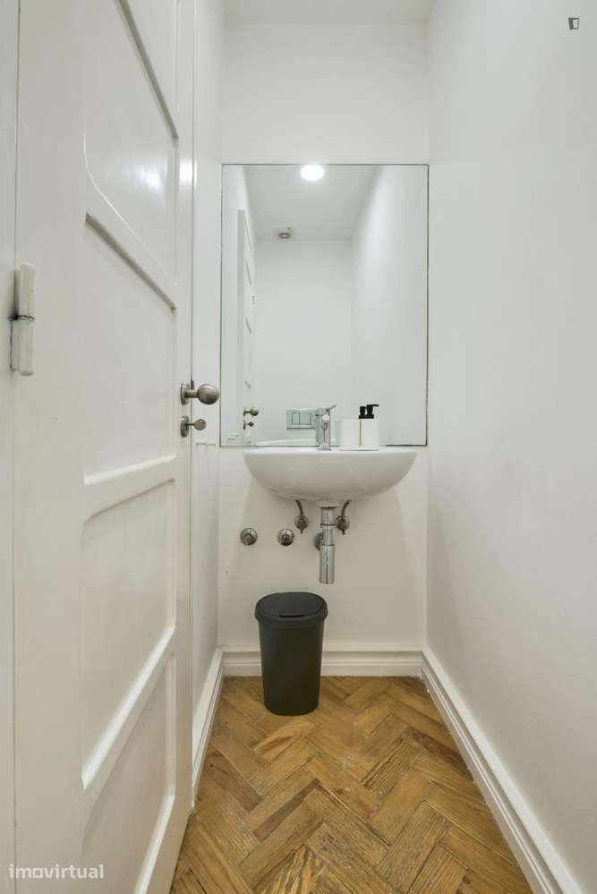 Quarto - localizado em Entrecampos Lisbon - Grande imagem: 2/53