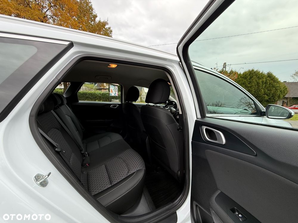 Kia Ceed 1.6 CRDi SCR L Business Line Plus - 30