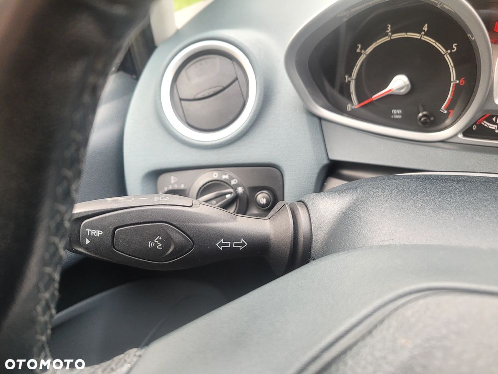 Ford Fiesta 1.6 Titanium - 10