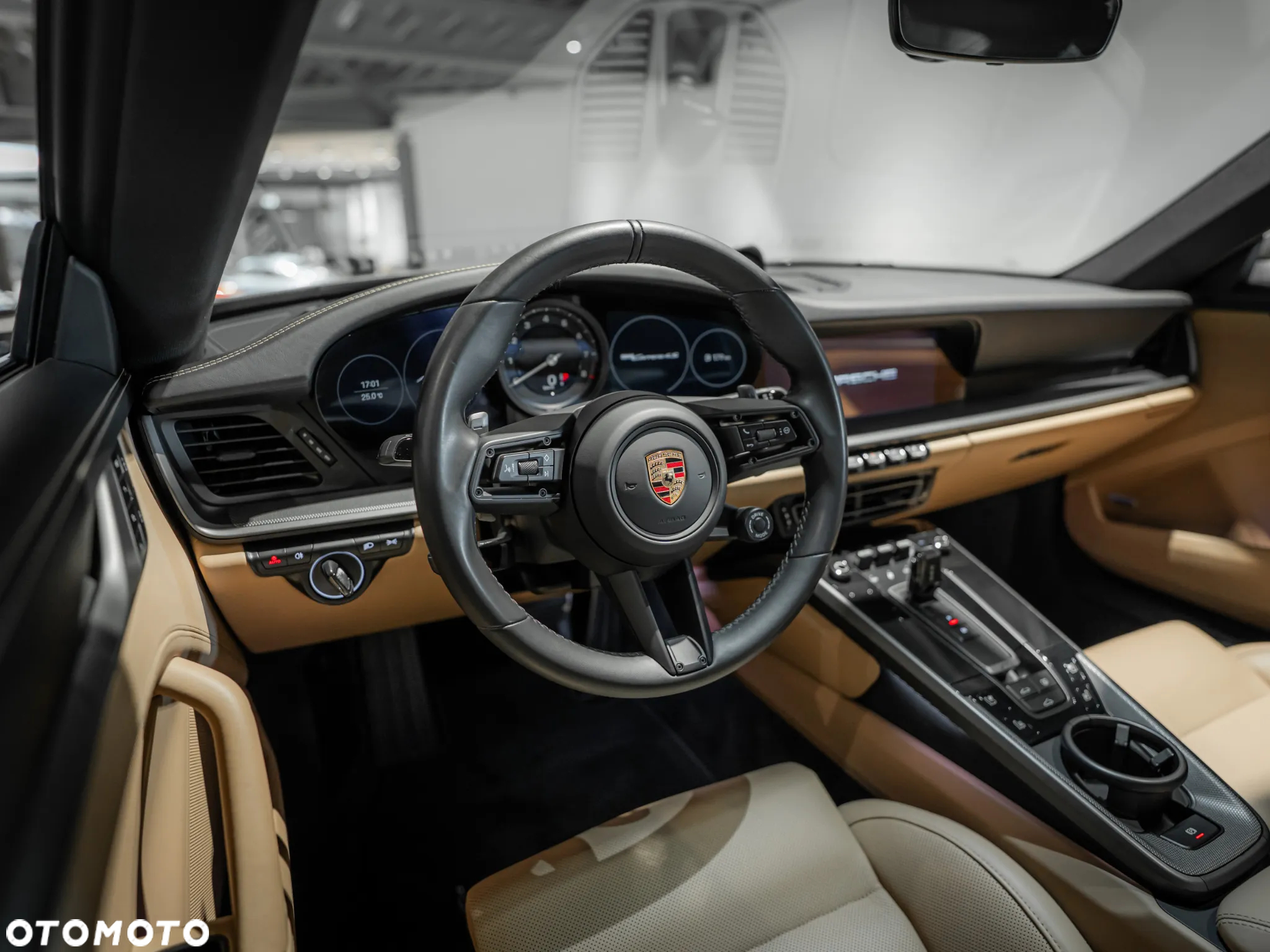 Porsche 911 Carrera 4S - 17