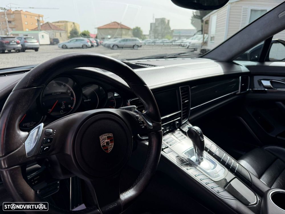 Porsche Panamera Turbo PDK - 15