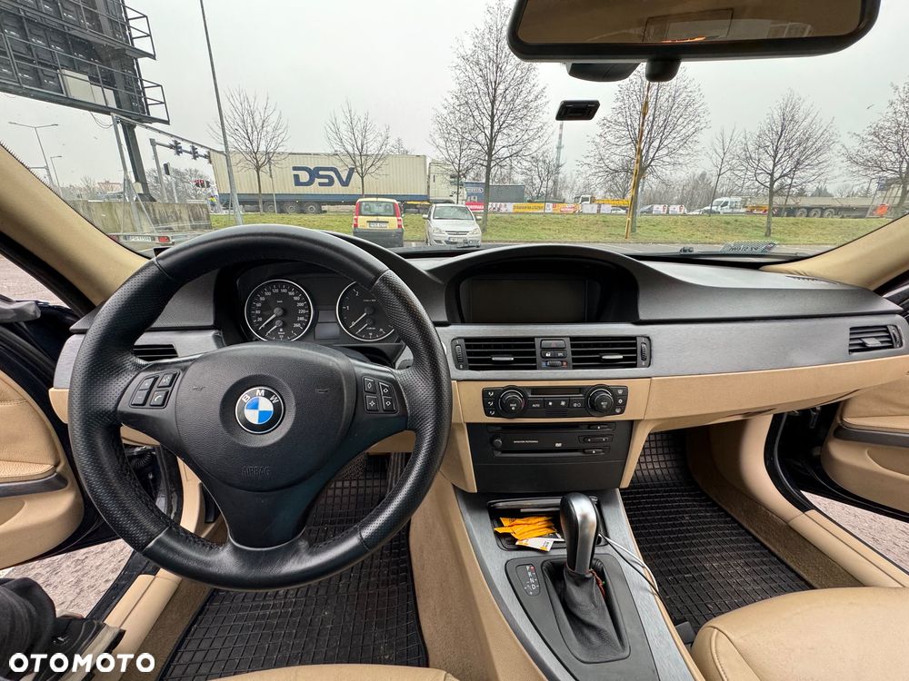 BMW Seria 3 330d DPF Touring - 8