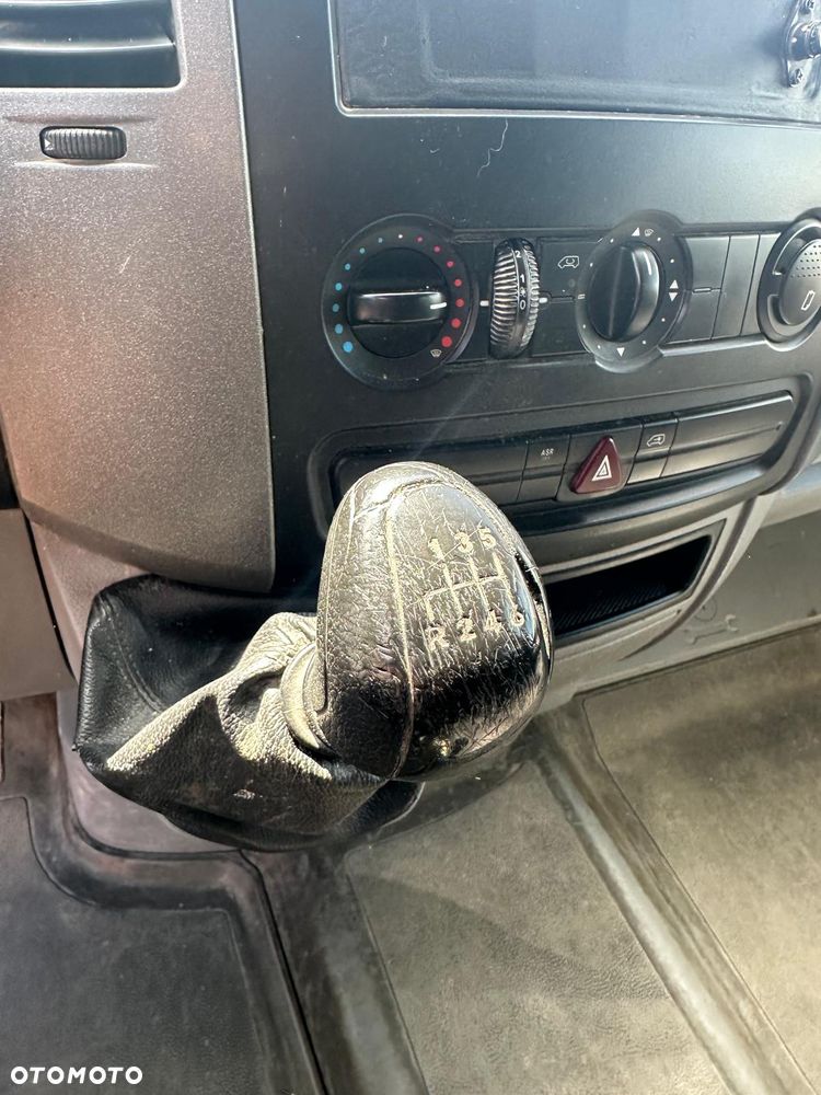 Mercedes-Benz Sprinter 209 - 10