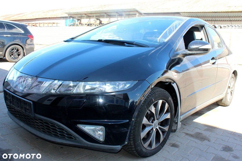 Honda Civic VIII FK 2006 1.8i-VTEC R18A2 HB5D (MASKA, ZDERZAK, LAMPA, BŁOTNIK, DRZWI, SZYBA, FOTEL) - 4
