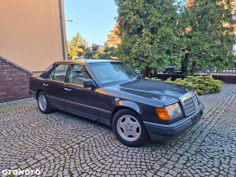 Mercedes-Benz W124 (1984-1993)