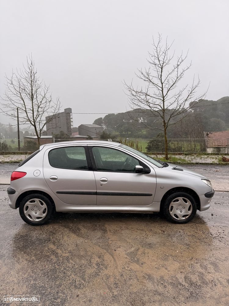 Peugeot 206 1.1 XT - 4