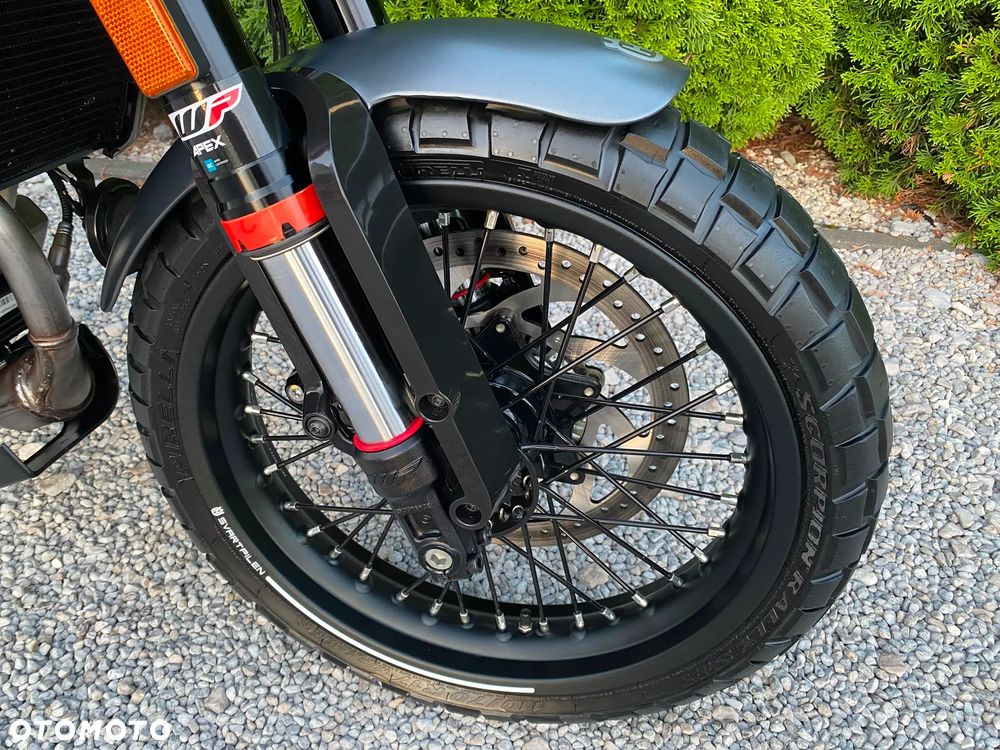 Husqvarna Svartpilen - 13