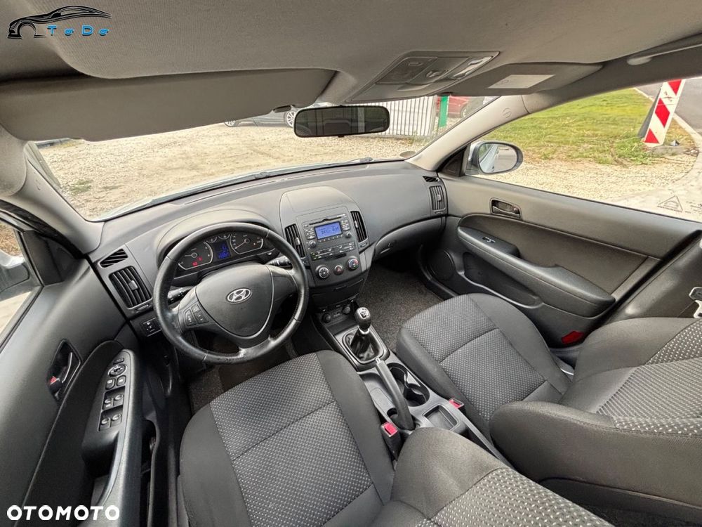 Hyundai i30 1.6 CRDi Comfort EU5 - 21