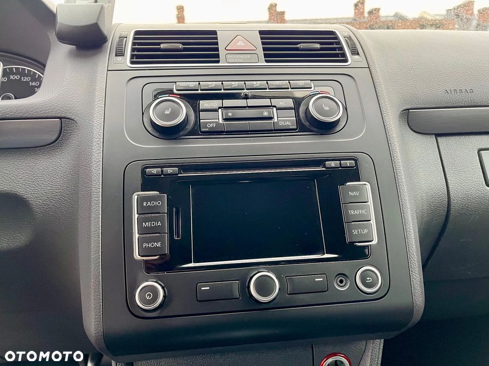 Volkswagen Touran 2.0 TDI DSG Highline - 30