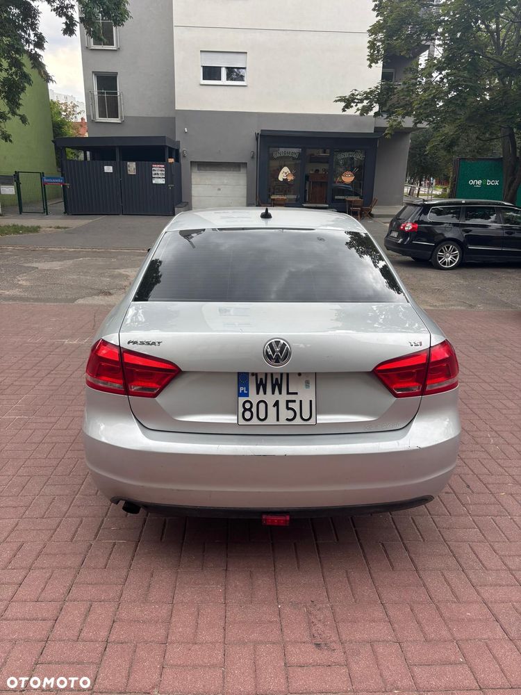 Volkswagen Passat 1.8 TSI Comfortline DSG - 2