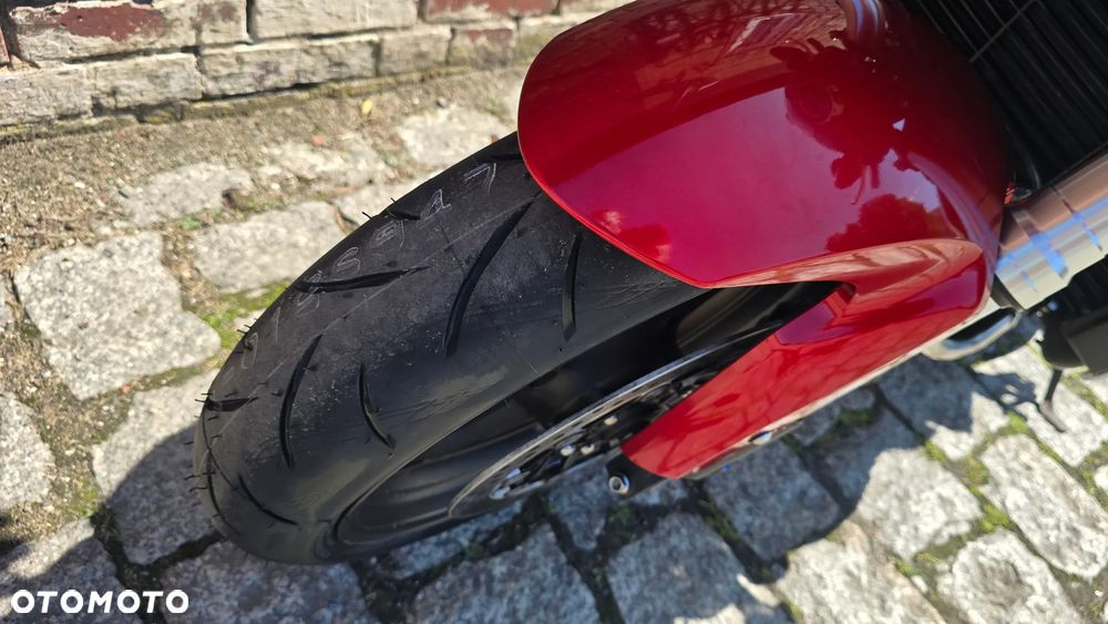 Honda CB - 8