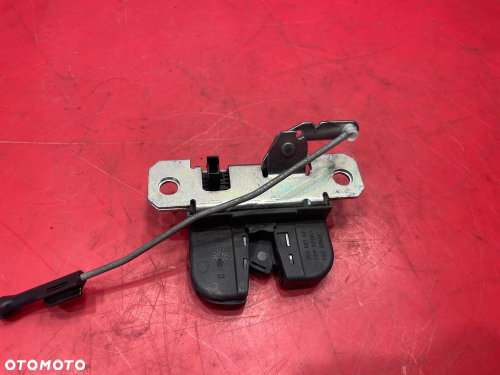 ZAMEK KLAPY TYŁ TYLNEJ 6L6827505A SEAT LEON 1 - 4