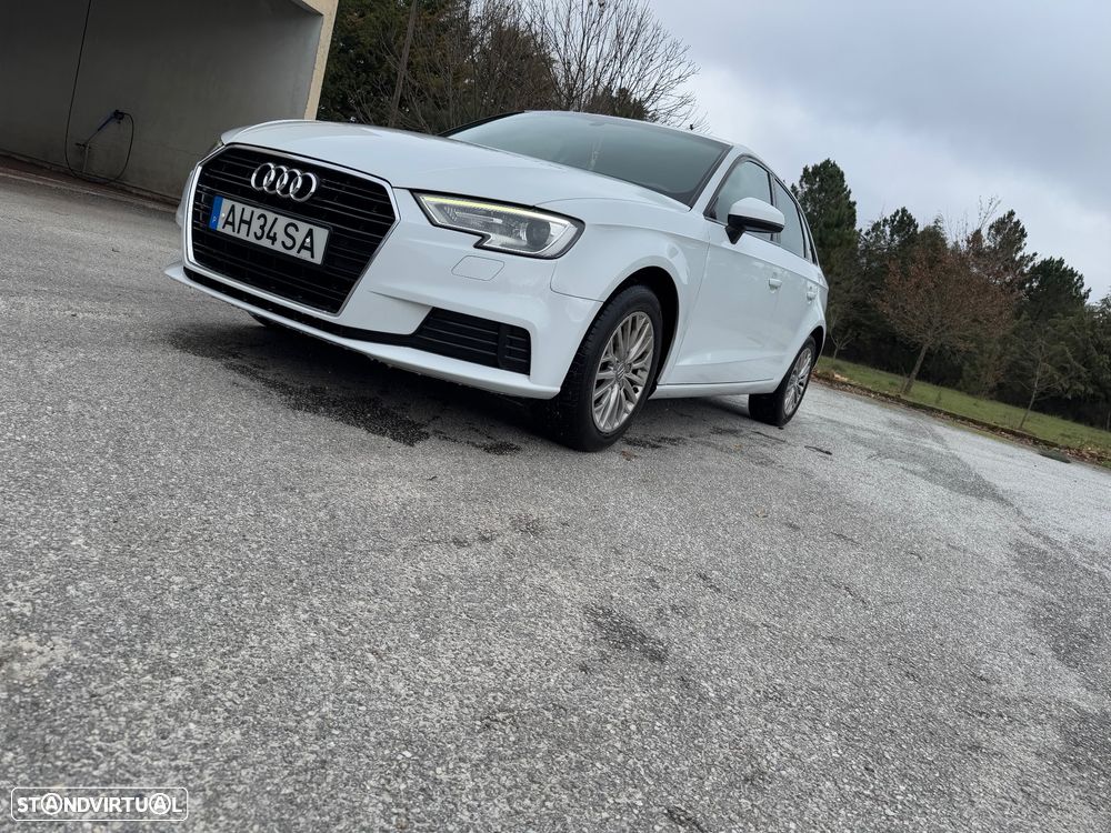 Audi A3 Sportback 1.6 TDI (clean diesel) S tronic Ambiente - 4