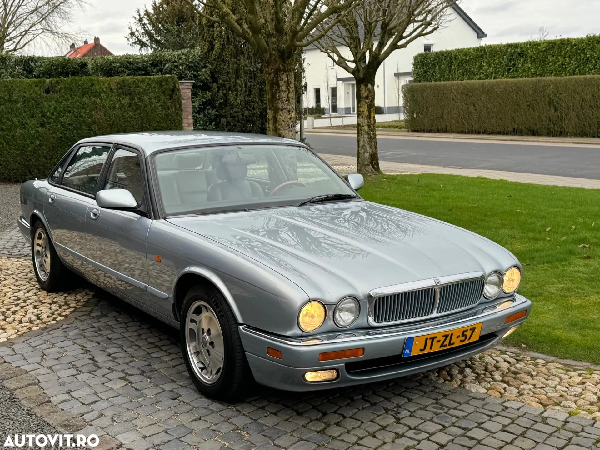 Jaguar XJ - 31