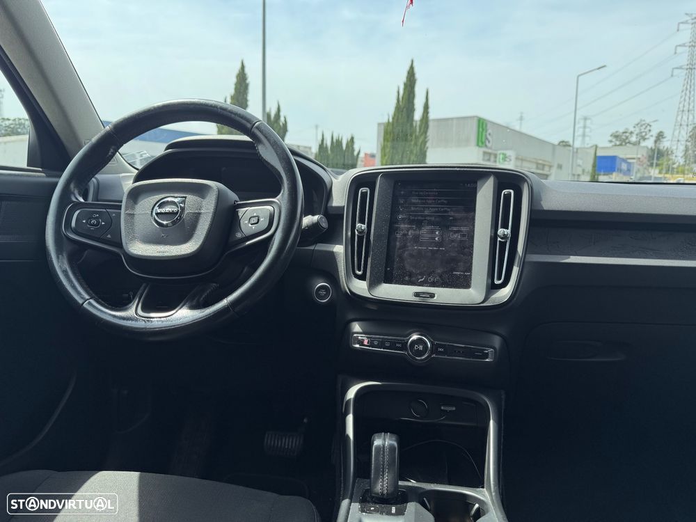Volvo XC 40 2.0 D3 Momentum Geartronic - 9