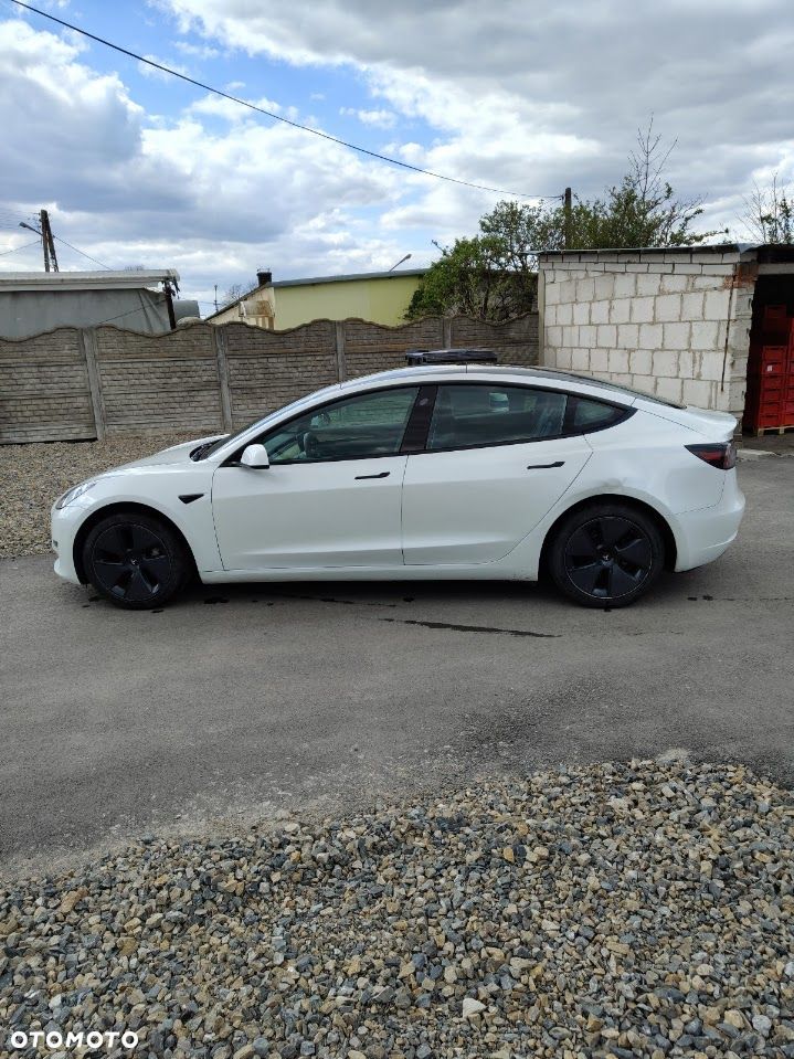 Tesla Model 3 - 1