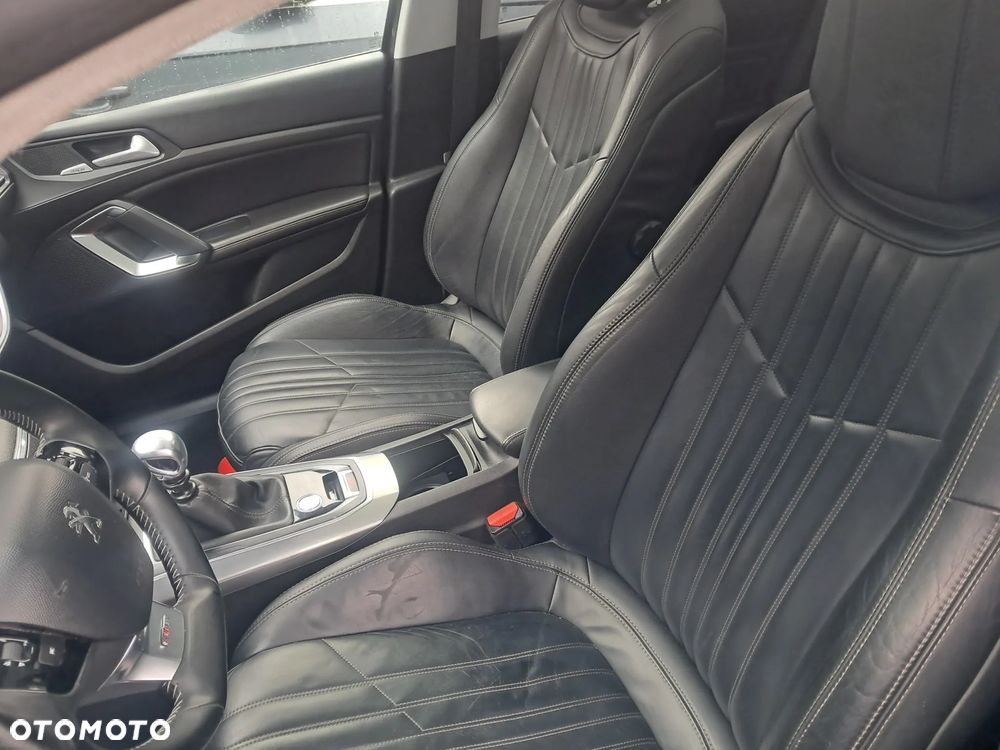 Peugeot 308 2.0 BlueHDi Allure S&S - 4