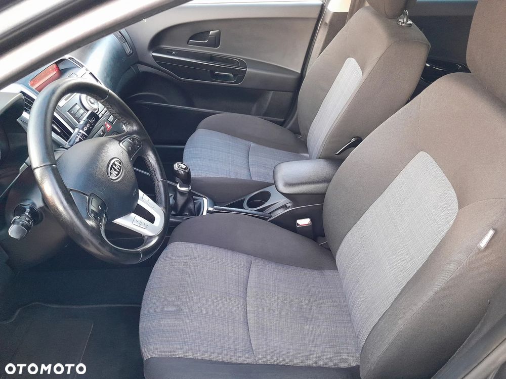 Kia Ceed - 14