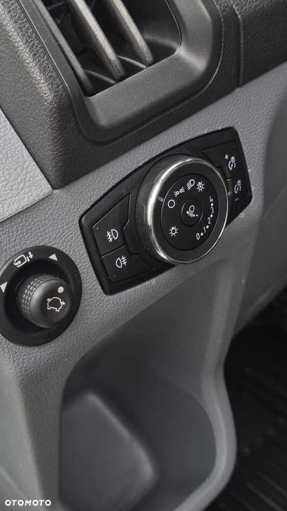 Ford Transit - 19