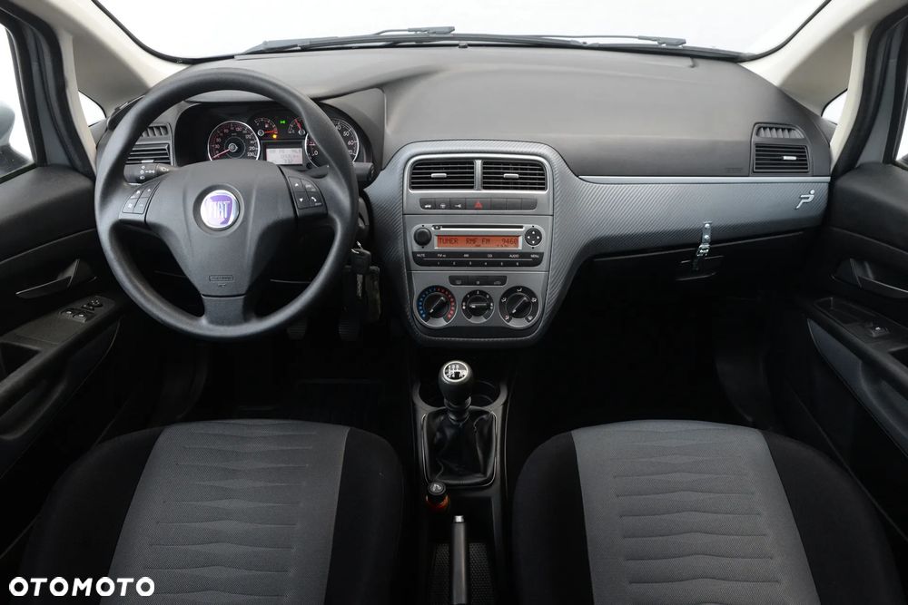 Fiat Punto 1.4 16V Dynamic - 26