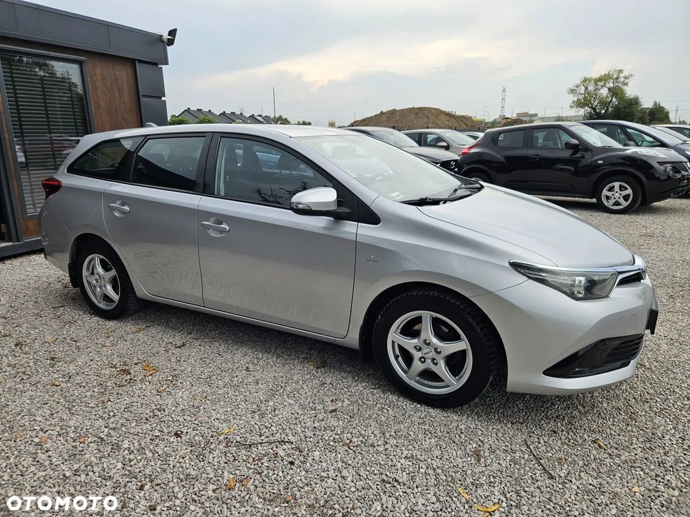 Toyota Auris 1.6 Premium - 13