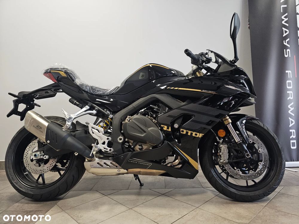 QJMOTOR SRK 800RR