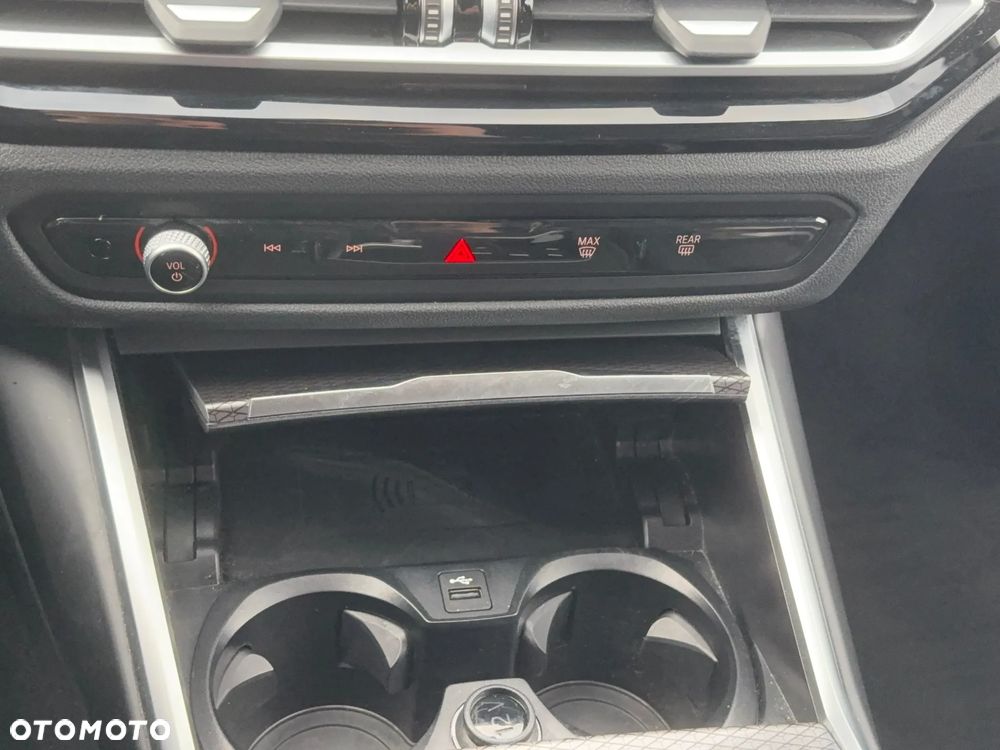 BMW Seria 3 318d mHEV M Sport - 20