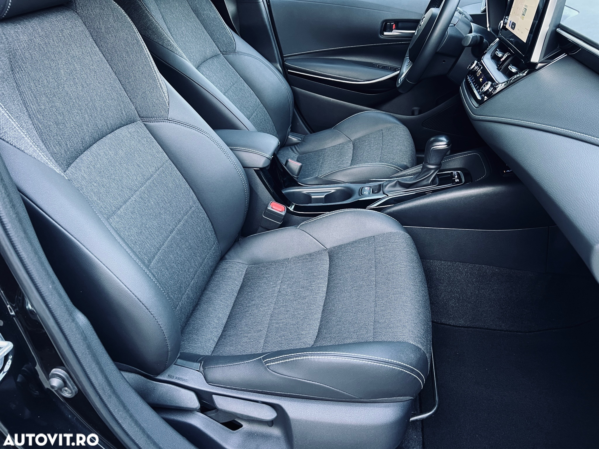 Toyota Corolla 1.8 HSD Active - 17