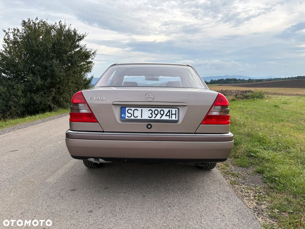 Mercedes-Benz Klasa C 180 Elegance - 4
