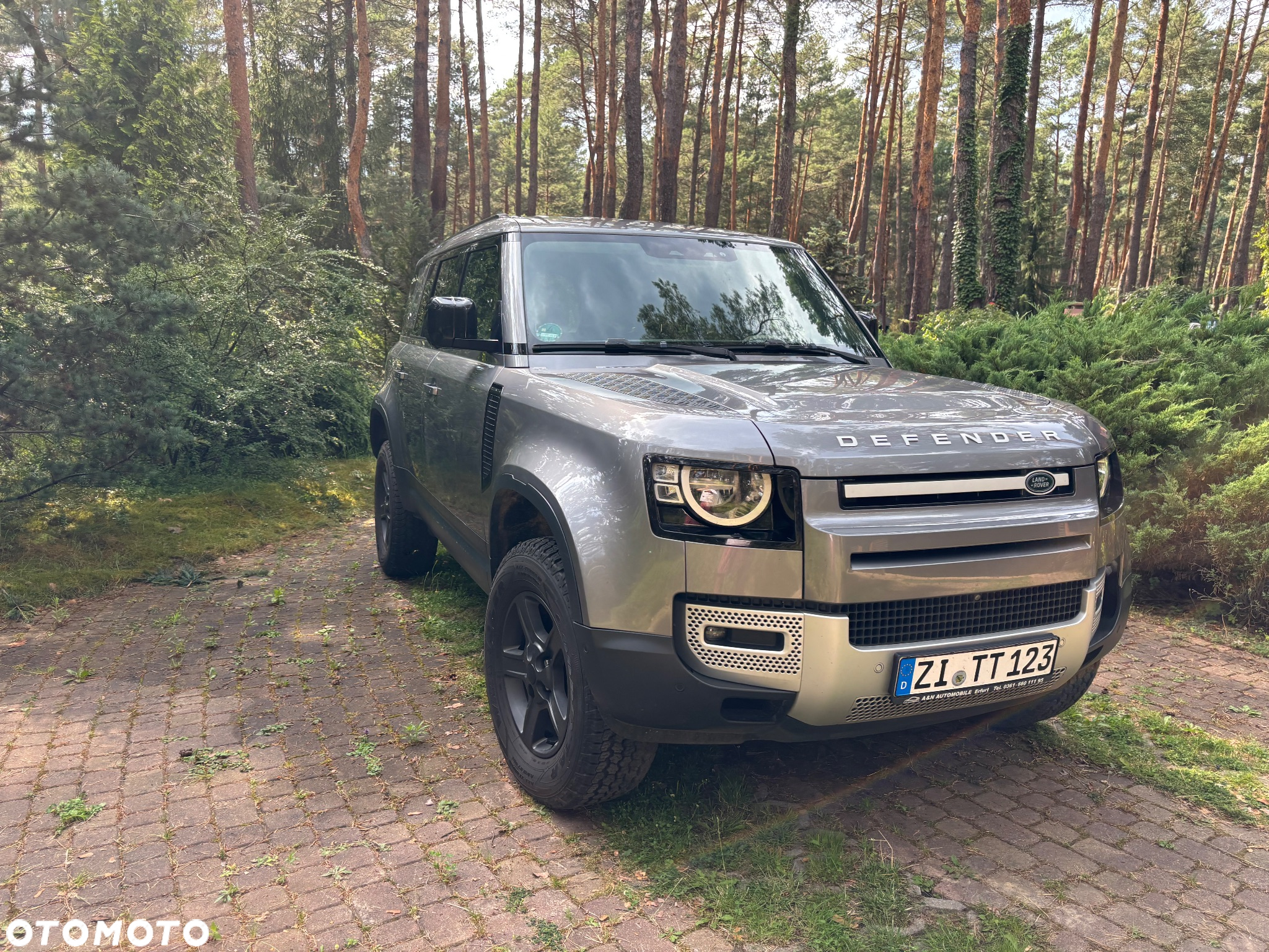Land Rover Defender 110 2.0 D240 S - 29