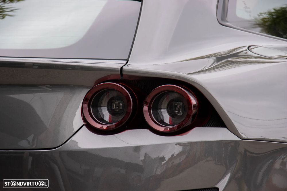 Ferrari GTC4 Lusso - 7