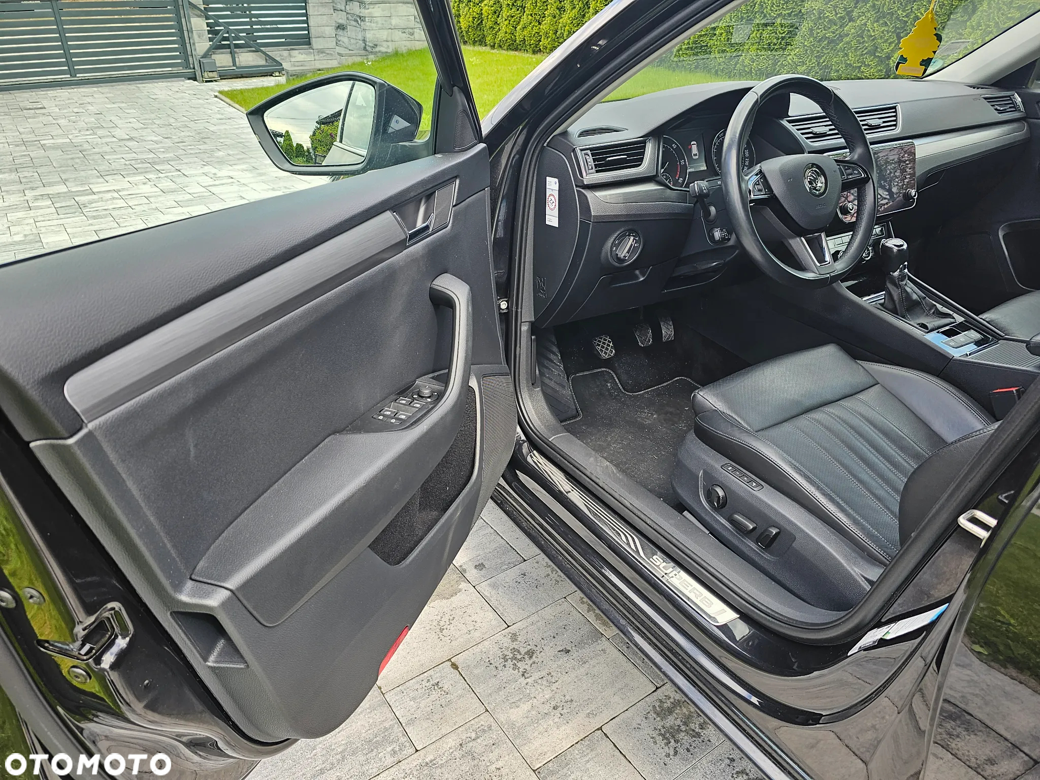 Skoda Superb 2.0 TDI Premium Edition - 9