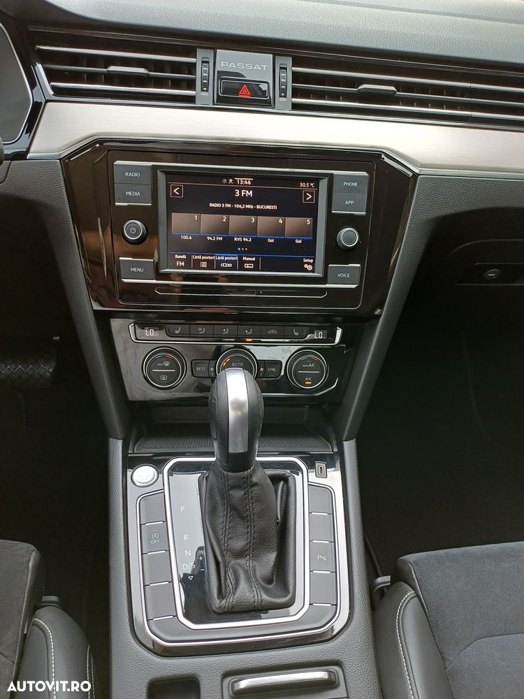 Volkswagen Passat - 12