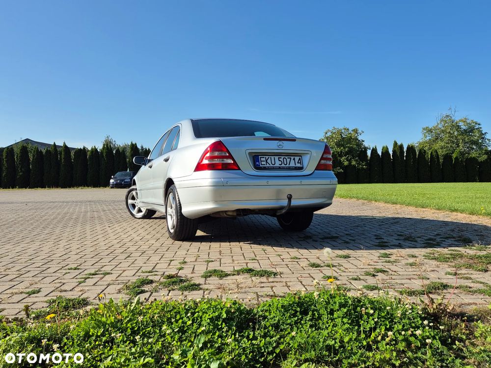 Mercedes-Benz Klasa C 180 Kompressor Classic Sport Edition - 9