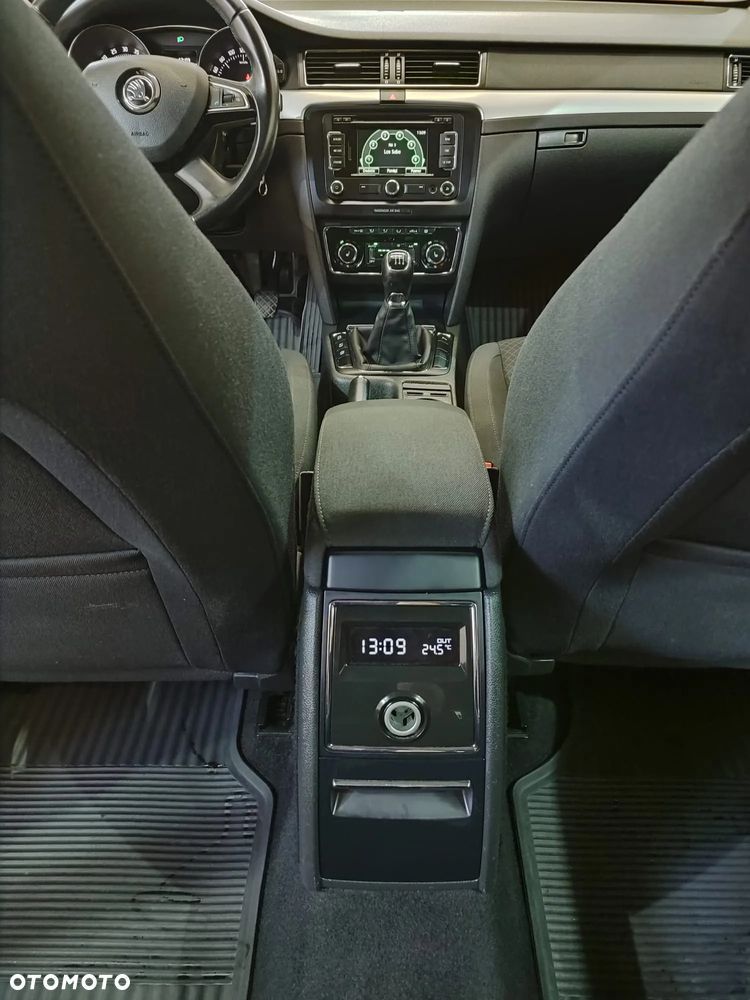 Skoda Superb 2.0 TDI Elegance - 14