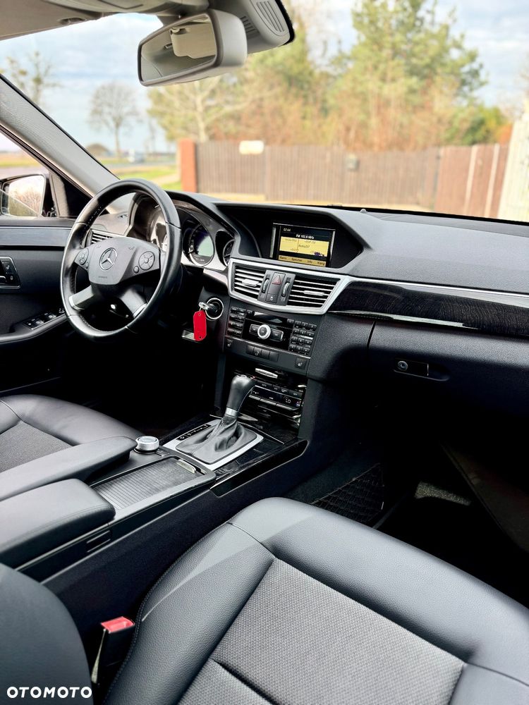 Mercedes-Benz Klasa E 250 CGI BlueEffICIENCY Avantgarde - 15