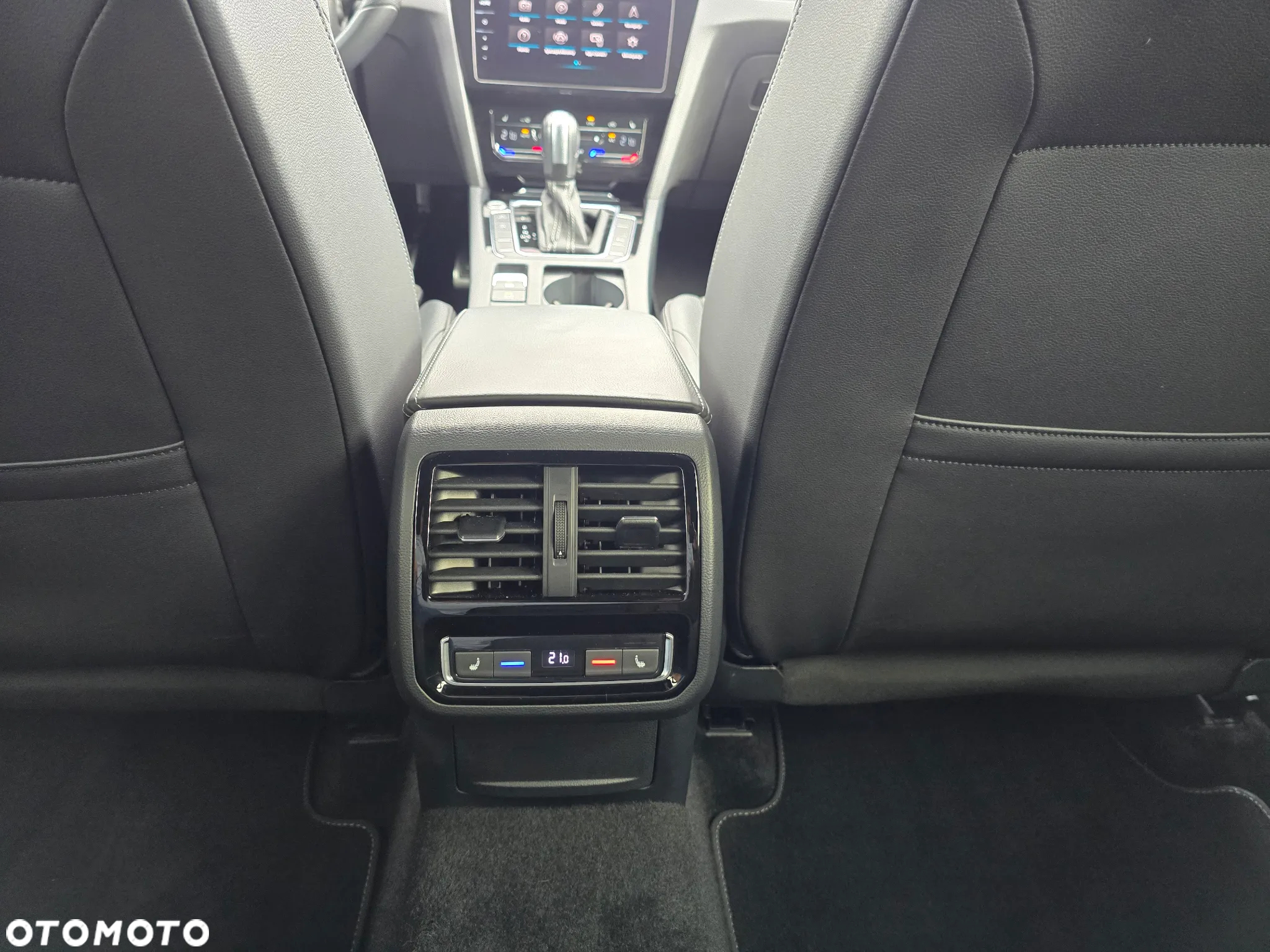 Volkswagen Arteon 2.0 TSI R-Line DSG - 24