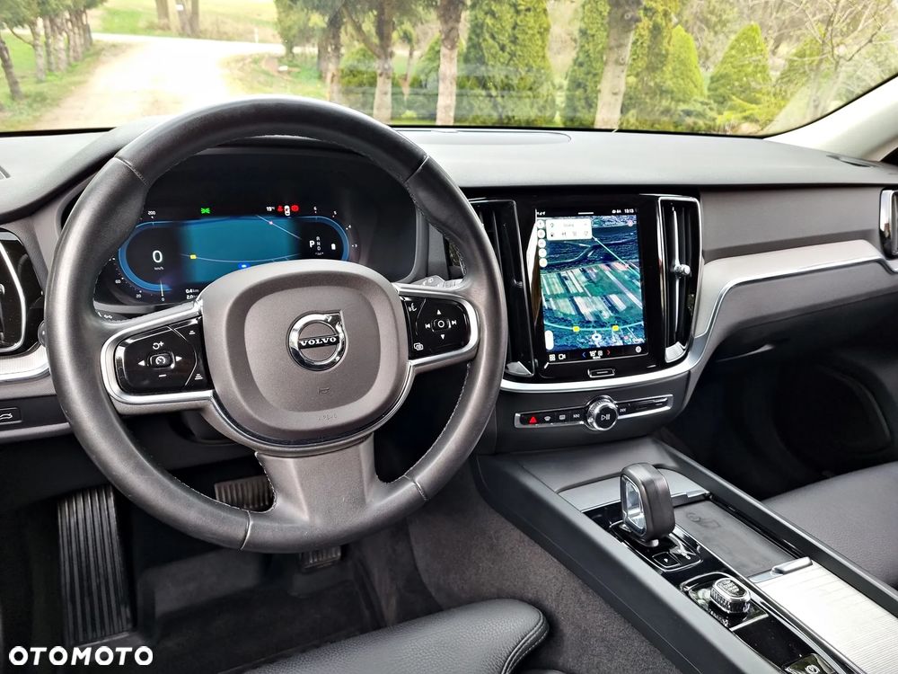 Volvo V60 Cross Country B4 D AWD Ultimate - 25
