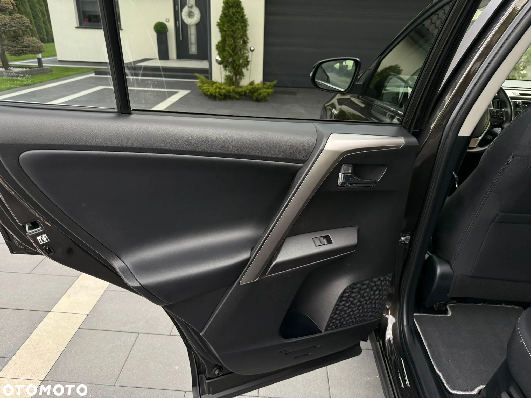 Toyota RAV4 - 28