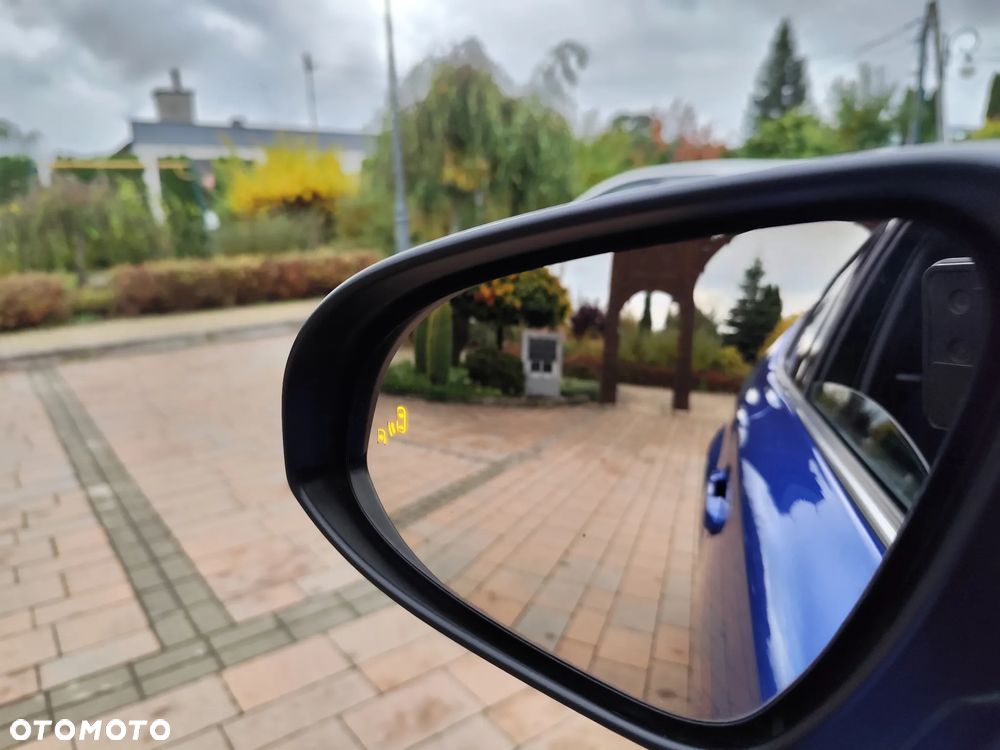 Toyota C-HR Hybrid Style Selection - 22