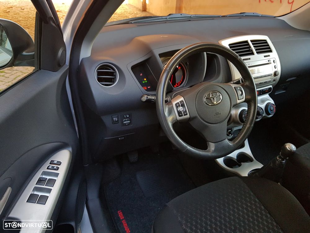 Toyota Urban Cruiser 1.33 VVT-i Sol - 11