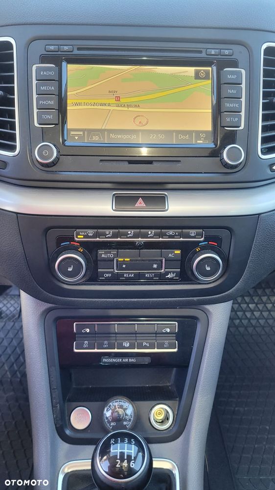 Volkswagen Sharan 2.0 TDI 4Motion BlueMotion Technology Highline - 23