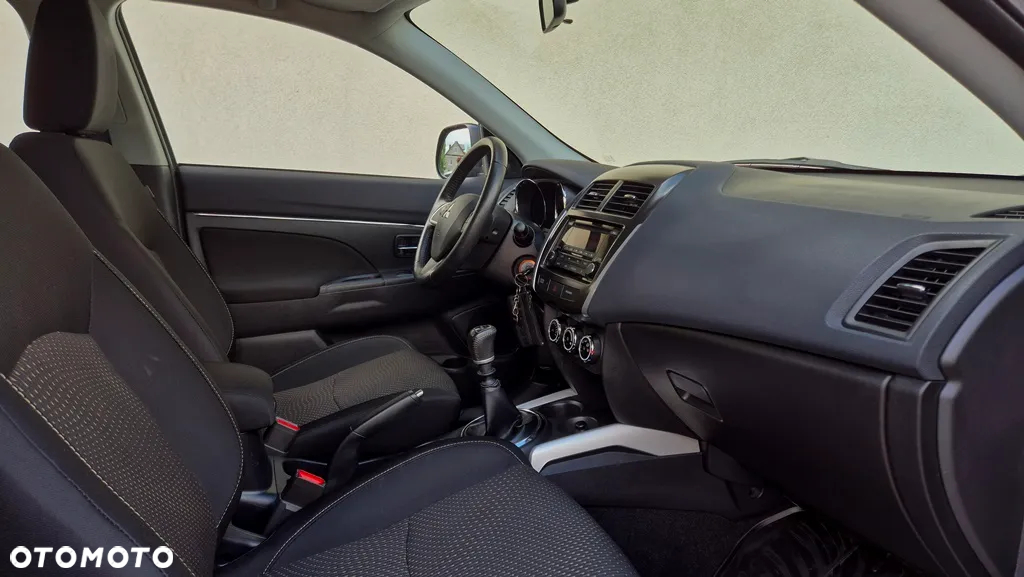 Mitsubishi ASX 1.8 DID Invite 4WD AS&G - 23
