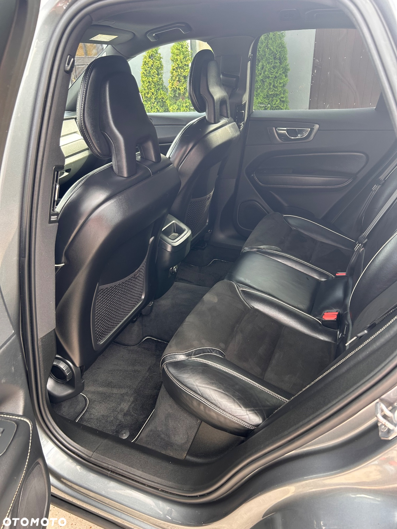 Volvo XC 60 D4 AWD R-Design - 8