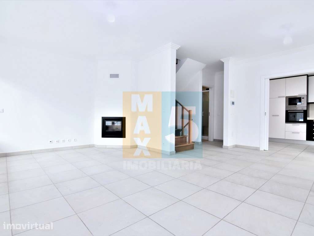 Moradia V3+1 na Ericeira com vista de mar e garagem - Grande imagem: 4/60