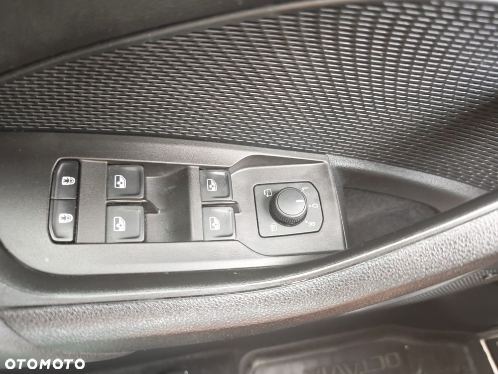Skoda Octavia 2.0 TDI DSG First Edition - 35